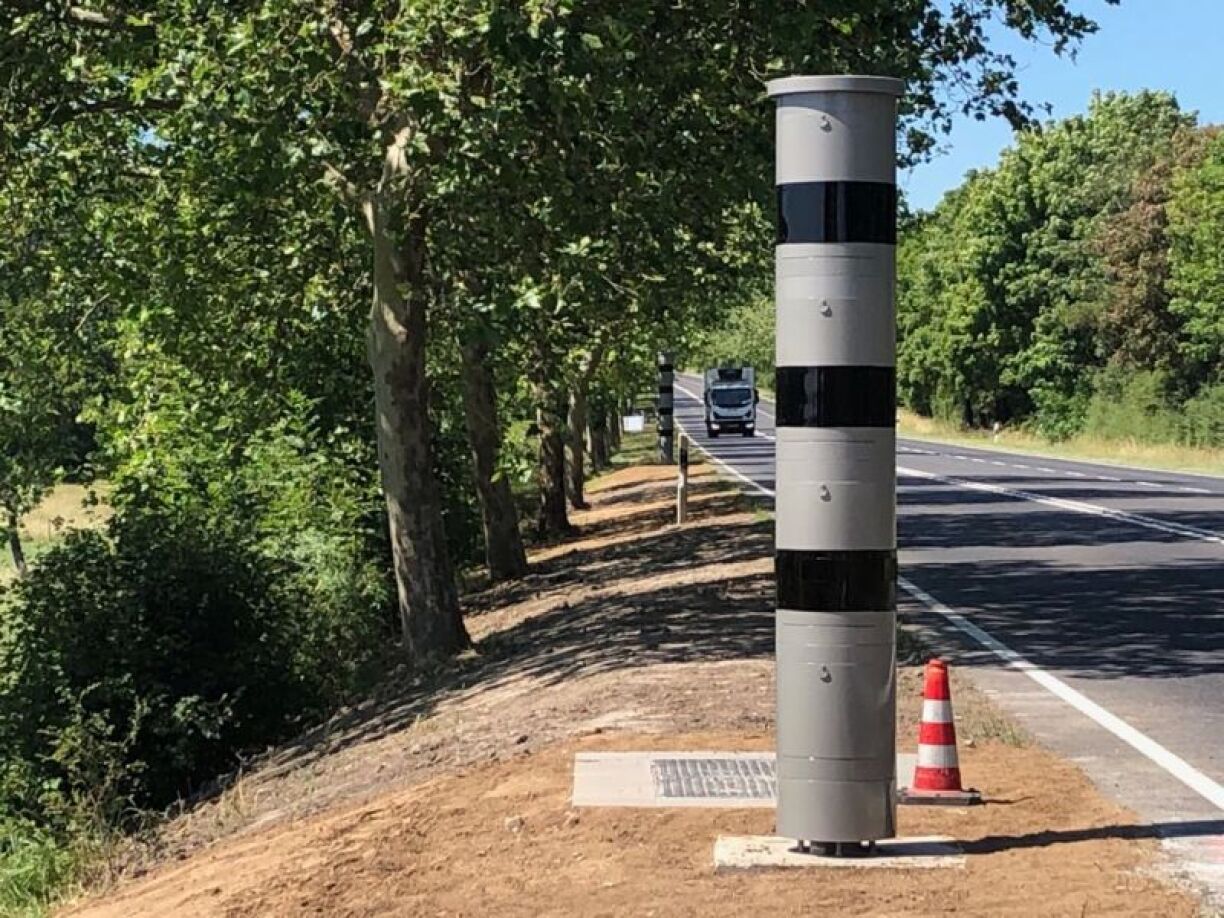 Le radar-tronçon installé sur la route reliant le Waldhof à Gonderange