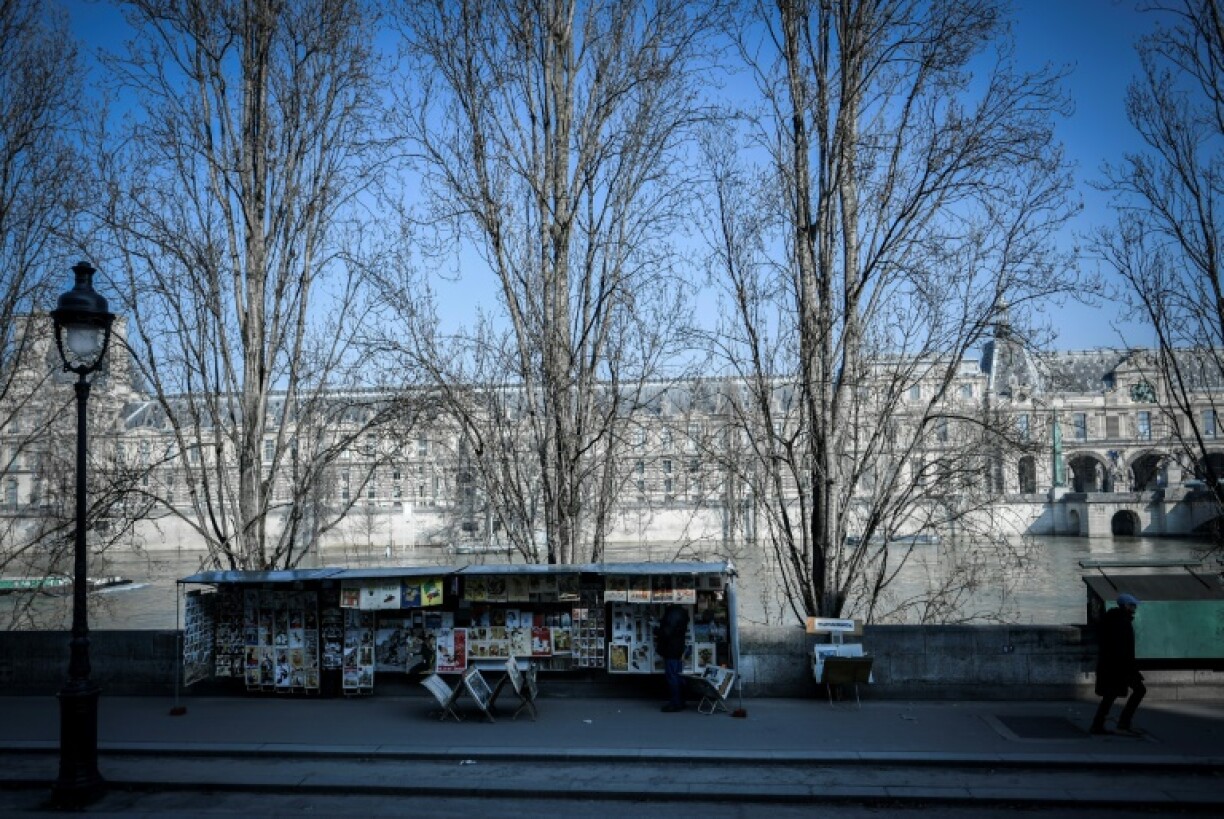 Des bouquinistes sur les quais de la Seine en février 2018 à Paris