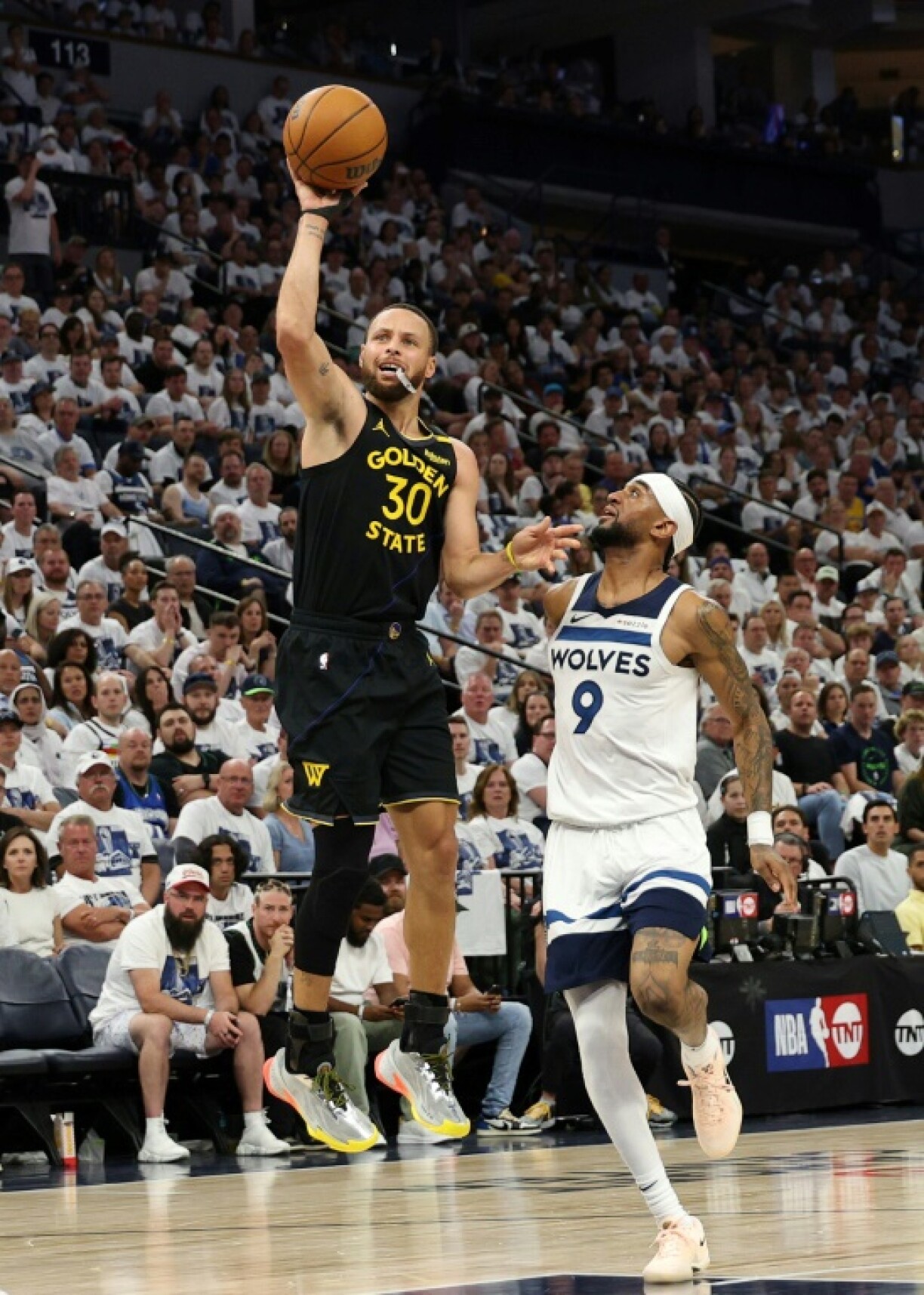 Golden State star Stephen Curry suffered a hamstring injury early in the Warriors playoff win over Minnesota