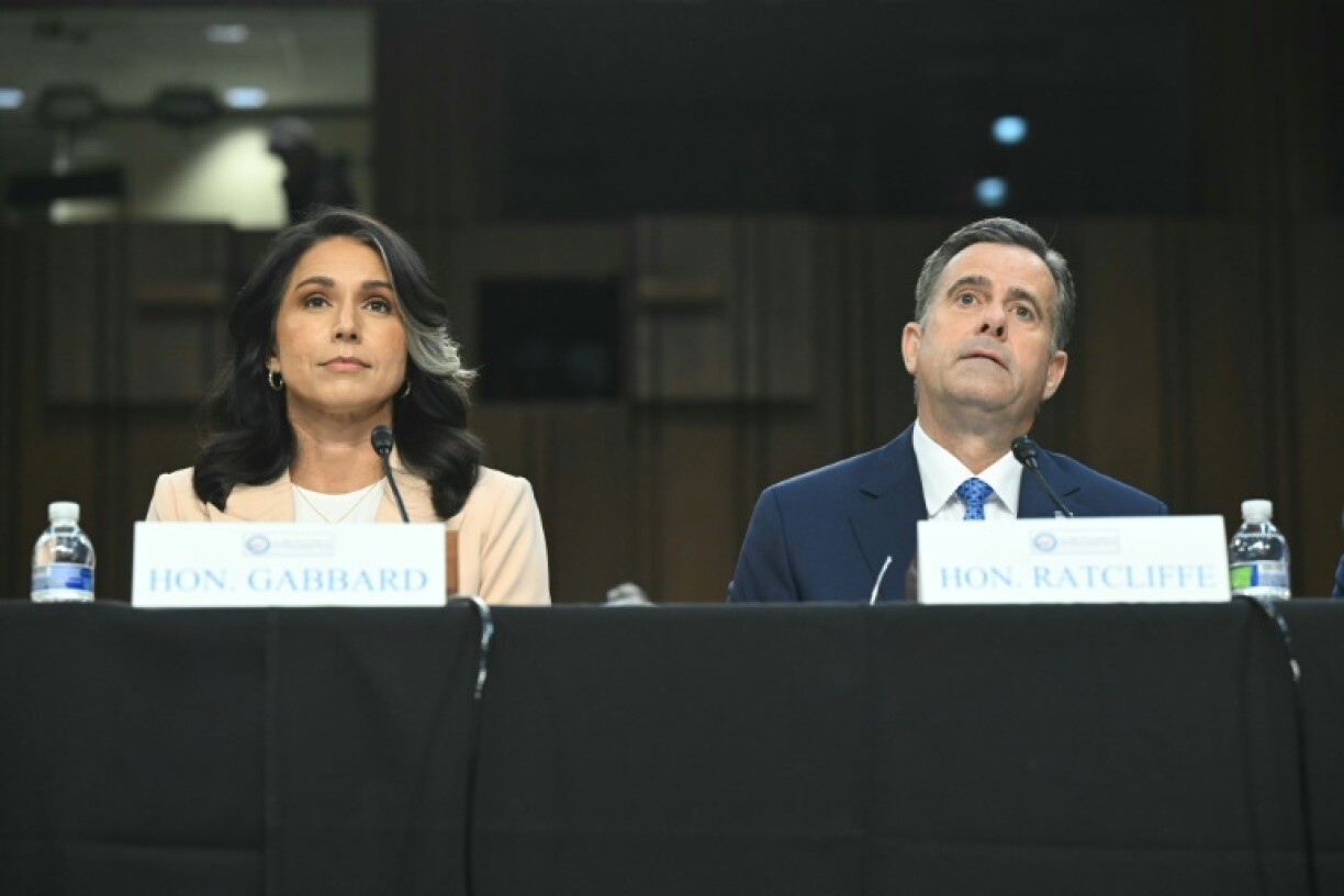 Director of National Intelligence Tulsi Gabbard (L) and CIA Director John Ratcliffe testify before the Senate Intelligence Committee on March 25, 2025