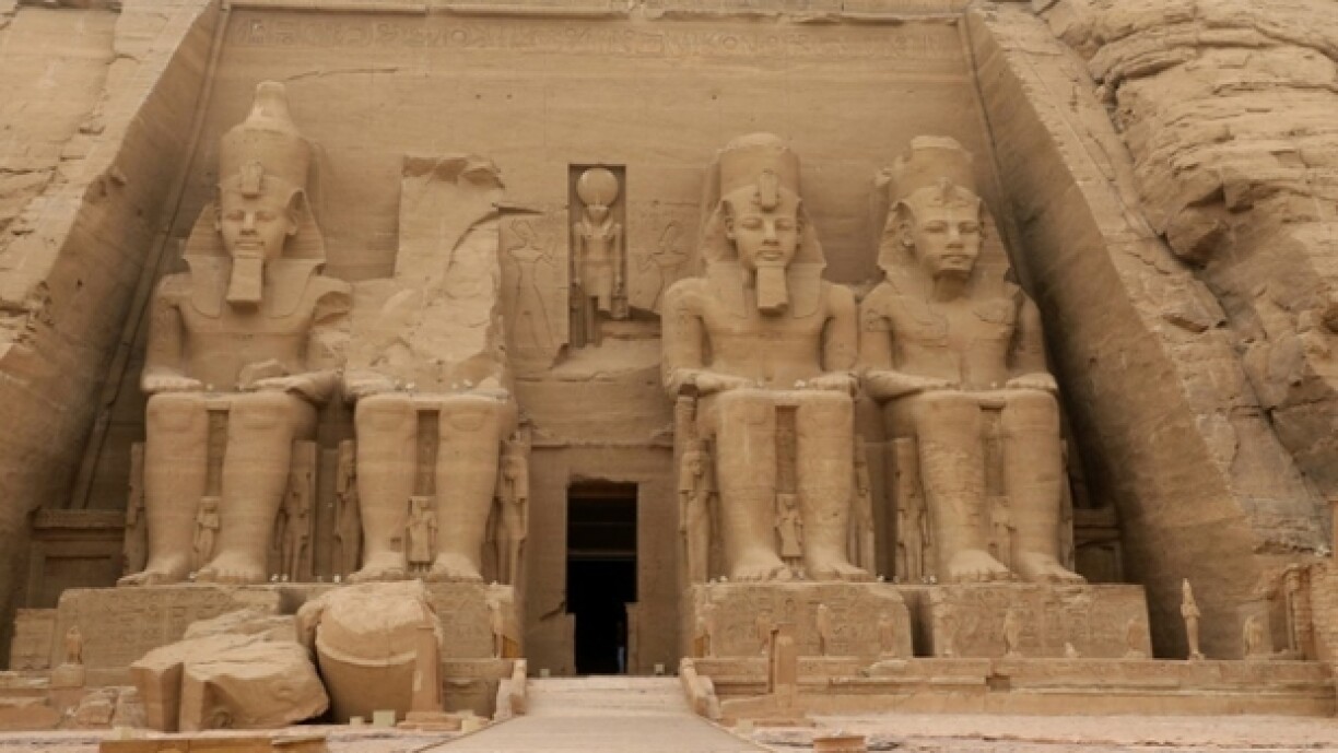 L'entrée du Grand temple d'Abou Simbel, notamment consacré au culte de Ramsès II, au sud d'Assouan, le 27 janvier 2019