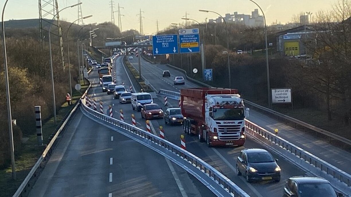 Le début de la zone de travaux à 8h lundi matin.