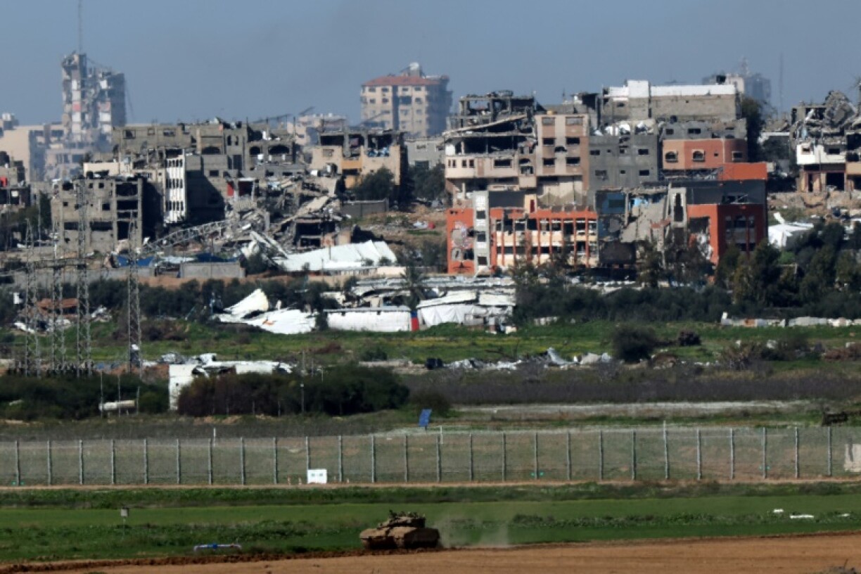 Un char israélien devant la frontière avec la bande de Gaza, le 1er février 2024