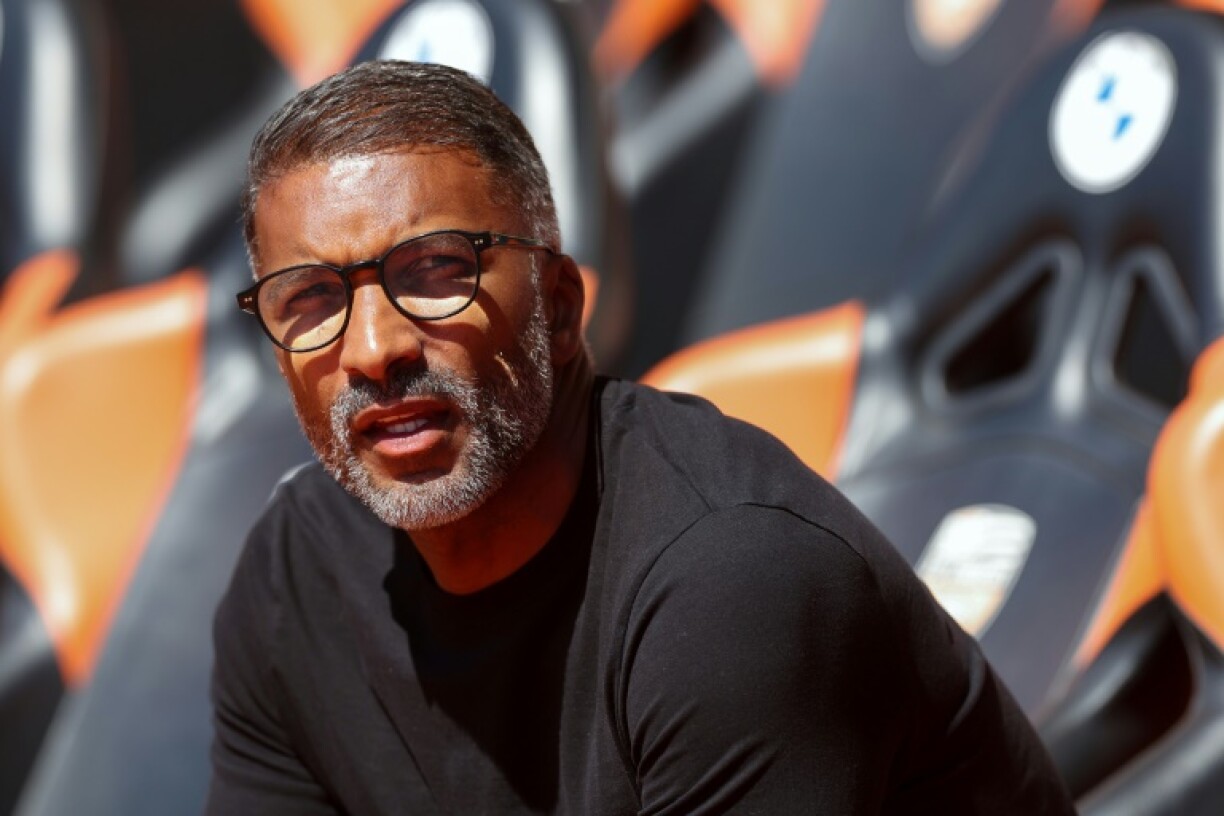 L'entraîneur de Rennes Habib Beye lors de la large défaite subie à Lorient, le 24 août 2025