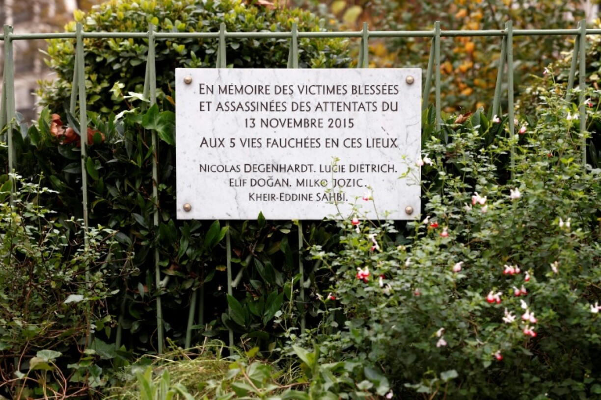 A plaque near the Bonne Biere bar in Paris has since 2024 paid hommage to the victims of the attacks