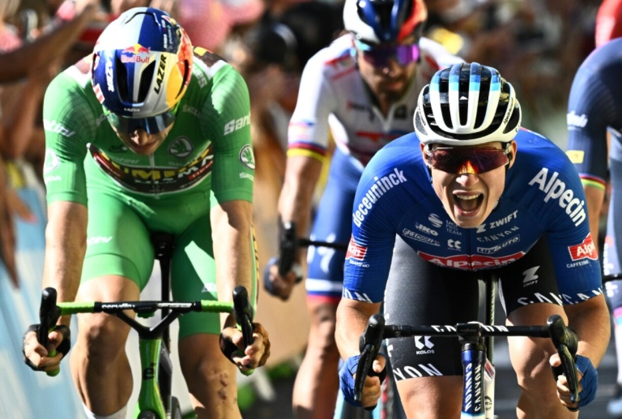 Le Belge Jasper Philipsen a remporté au sprint la 15e étape du Tour de France, le 17 juillet 2022 à Carcassonne