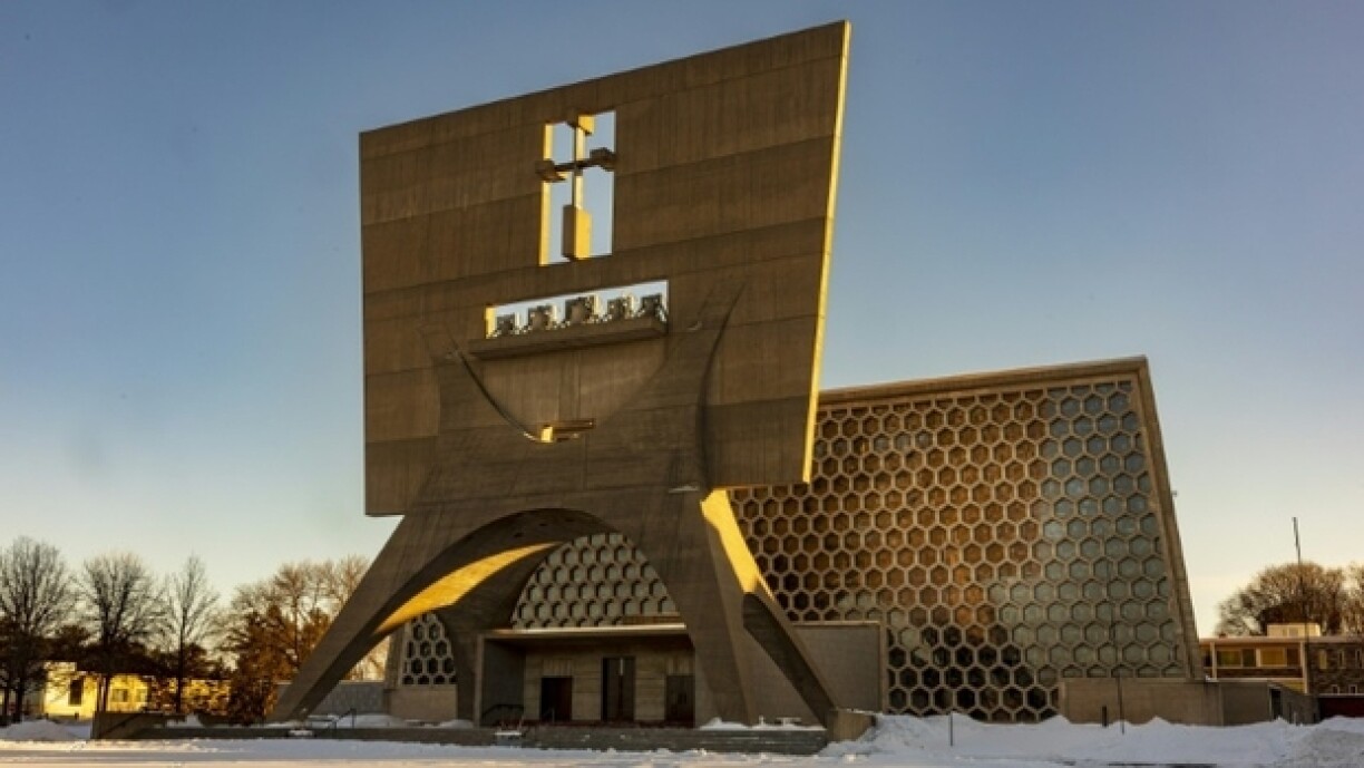 La façade de l'abbaye de Saint-Jean, qui a inspiré le film