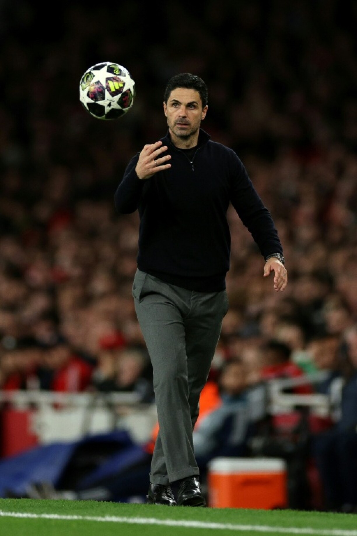 L'entraîneur d'Arsenal Mikel Arteta pendant le quart de finale retour de Ligue des champions contre le Sporting Portugal le 15 avril 2026 à Londres