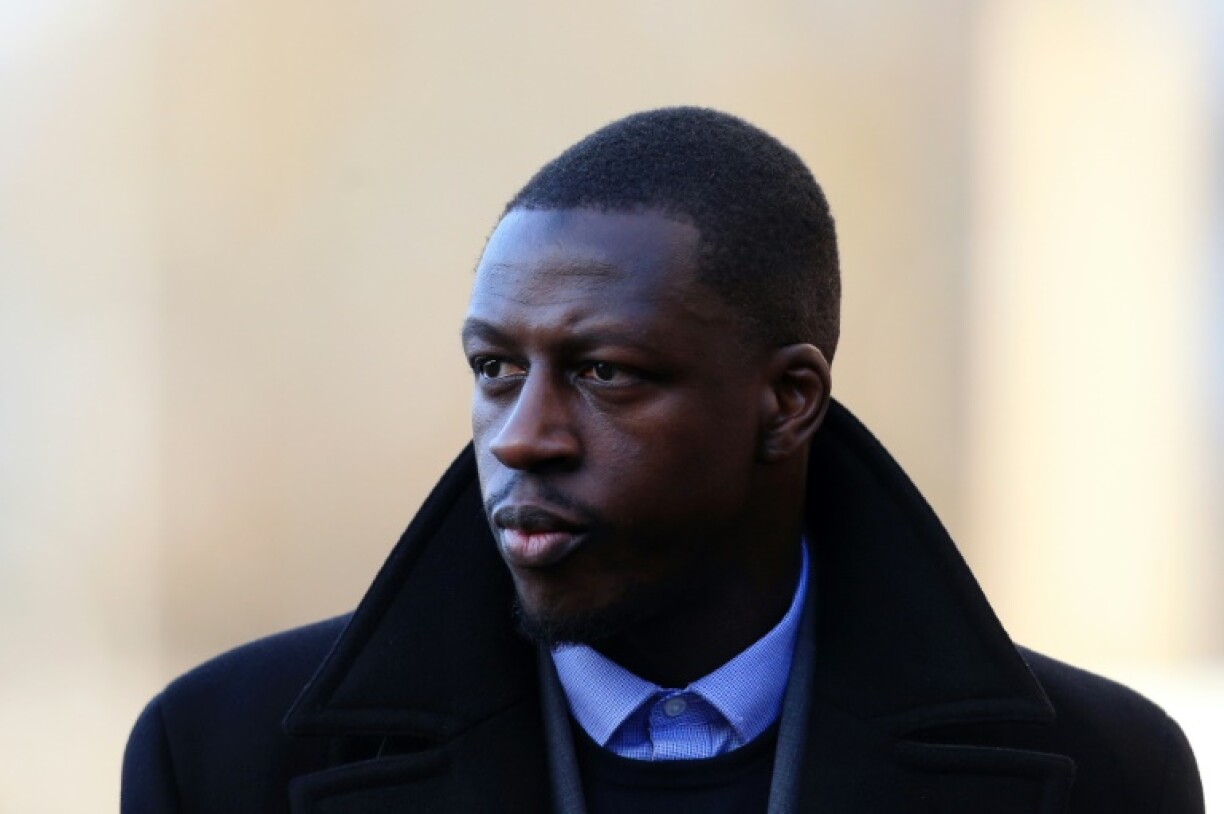 Le footballeur international français Benjamin Mendy arrive au tribunal de Chester, le 20 décembre 2022 à Chester (Royaume-Uni)