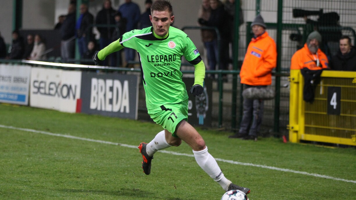 Den Dave Turpel huet och eng Zäit zu Virton an der Belsch gespillt.