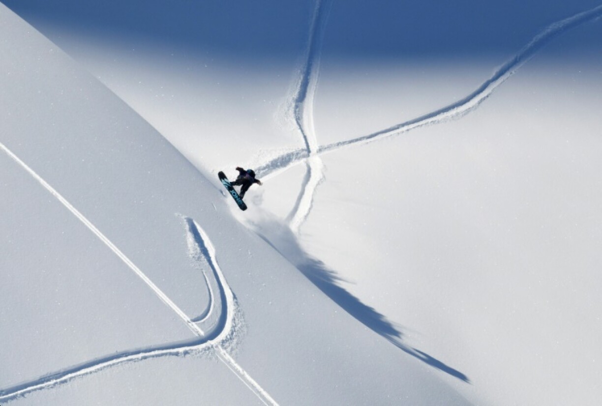 Le snowboardeur américain Davey Baird, lors de la 4e étape du Freeride World Tour, le 8 mars 2020 dans la station de Fieberbrunn (Autriche)