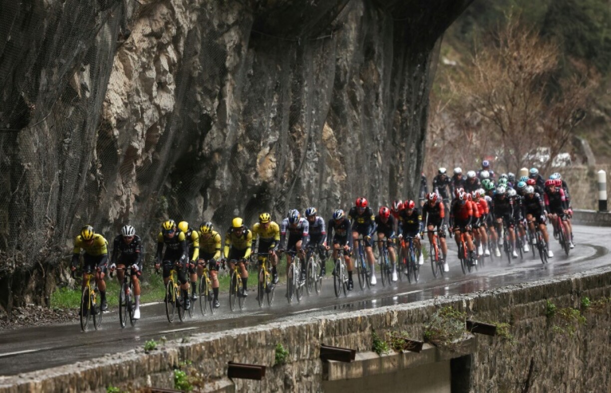 The Paris-Nice peloton being rained on again on Saturday