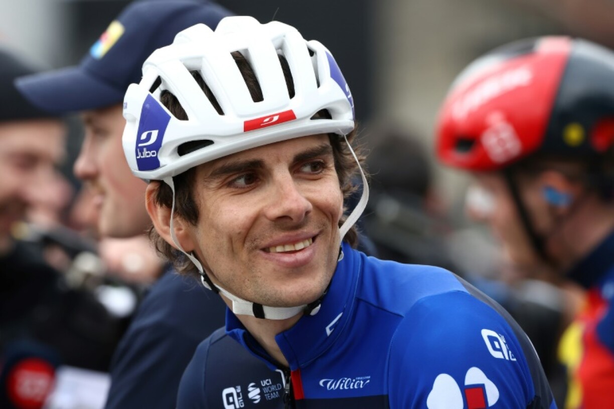 Le coureur de Groupama-FDJ Guillaume Martin-Guyonnet au départ de la première étape de Paris-Nice, le 9 mars 2025 au Perray-en-Yvelines