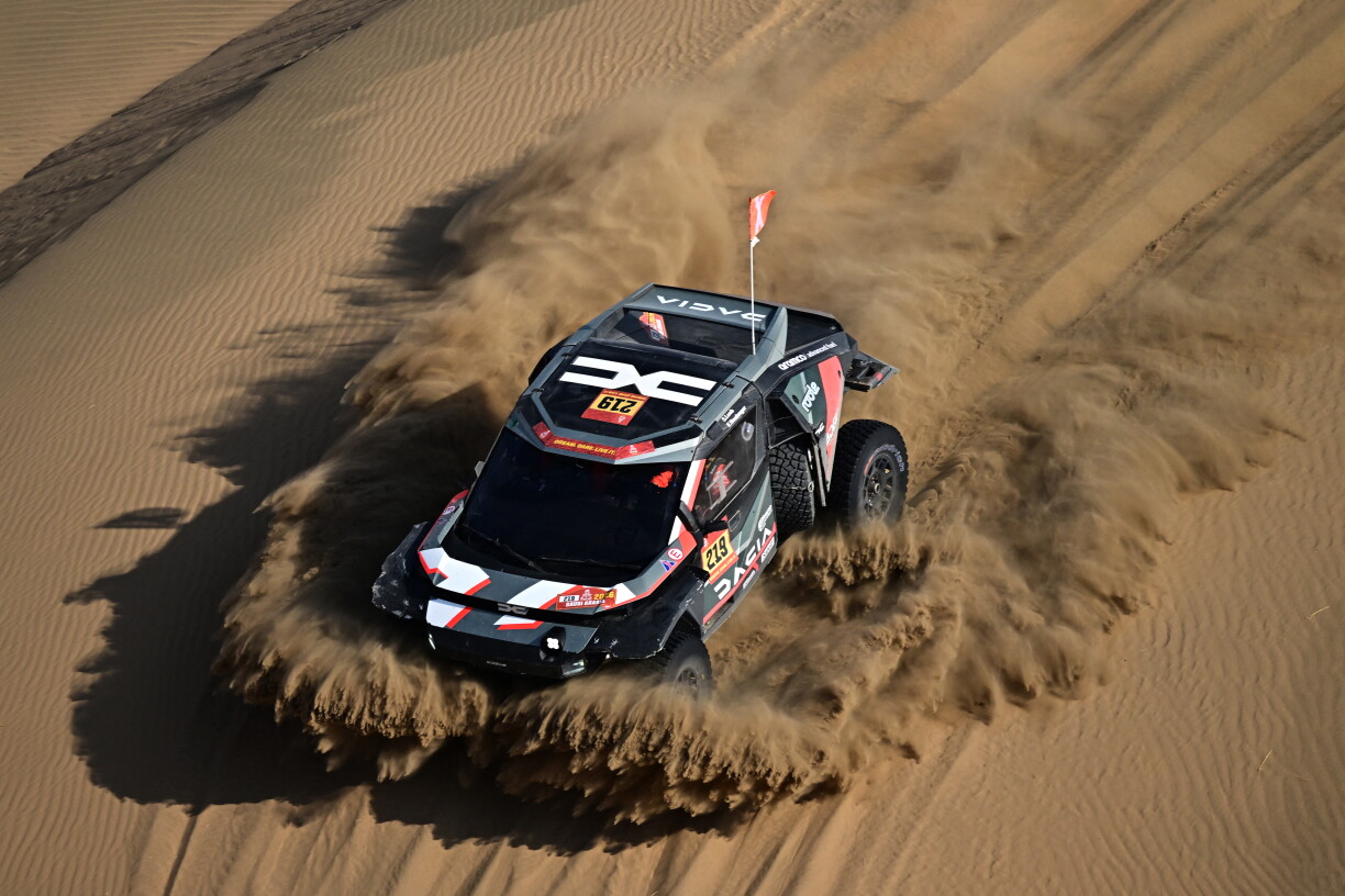 De Sébastien Loeb war bei der Dakar 2026 op engem Dacia Sandrider dee Véierte ginn.