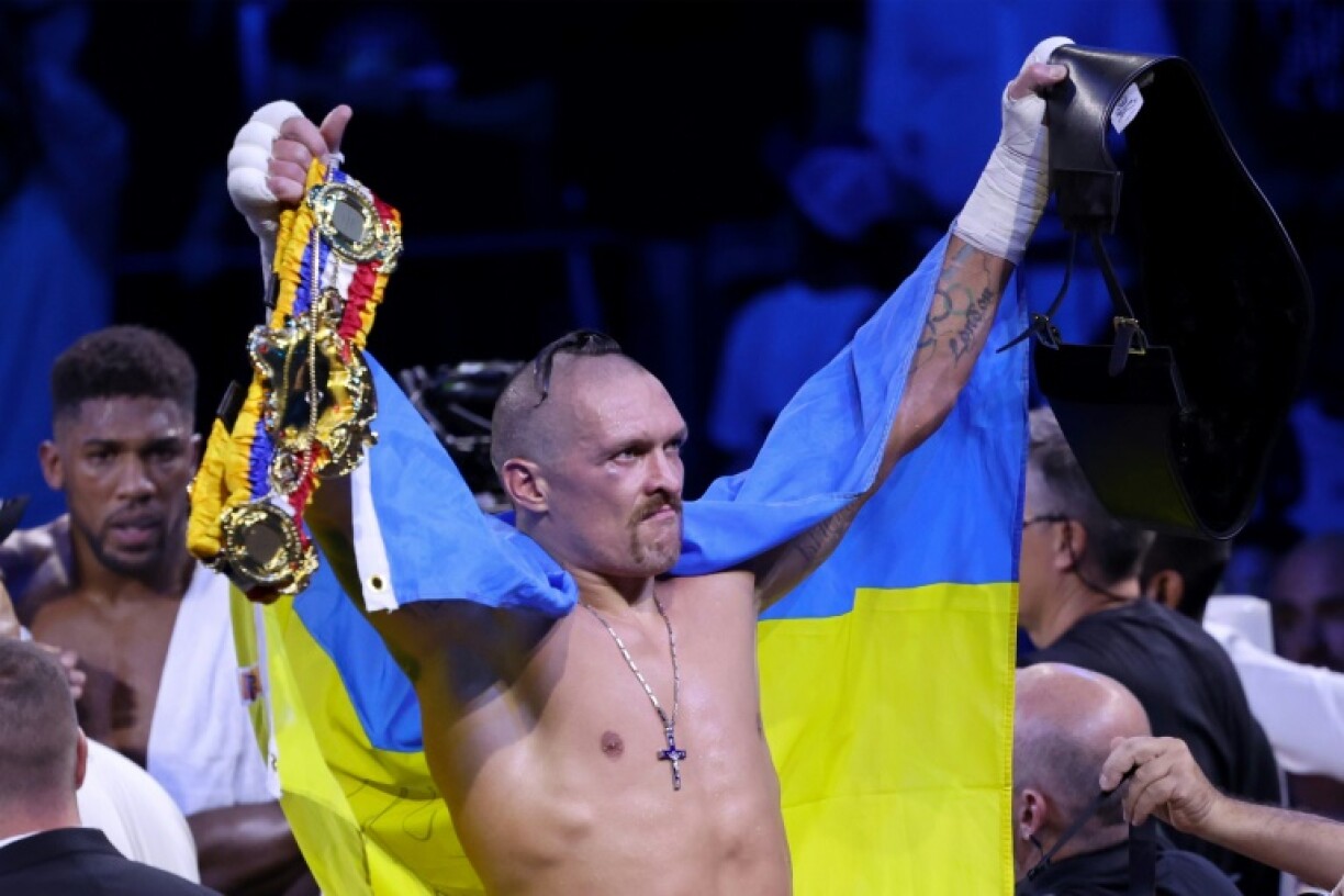 Le poids lourd ukrainien Oleksandr Usyk à l'issue de son combat victorieux contre le Britannique Anthony Joshua à Jeddah, le 20 août 2022