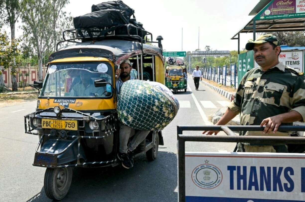 Indian and Pakistani citizens have been crossing the border since both sides cancelled visas before India's April 29 deadline to leave