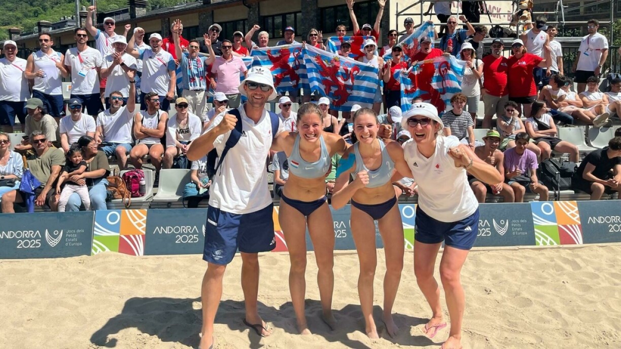 Norma Zambon mam Damme-Beachduo an Andorra (ganz riets)