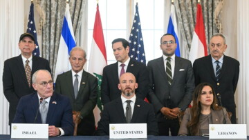 Signature de l'accord entre Israël, le Liban et les Etats-Unis lors d'une cérémonie au département d'Etat à Washington, le 26 juin 2026