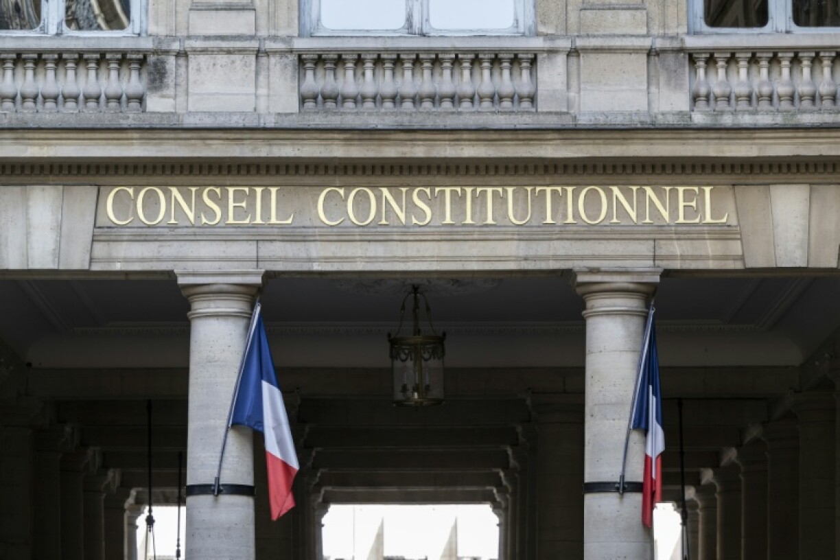 Le Conseil constitutionnel, qui avait été saisi de plusieurs recours, a validé jeudi la quasi-totalité du budget de l’État pour 2026, dernière étape avant sa promulgation
