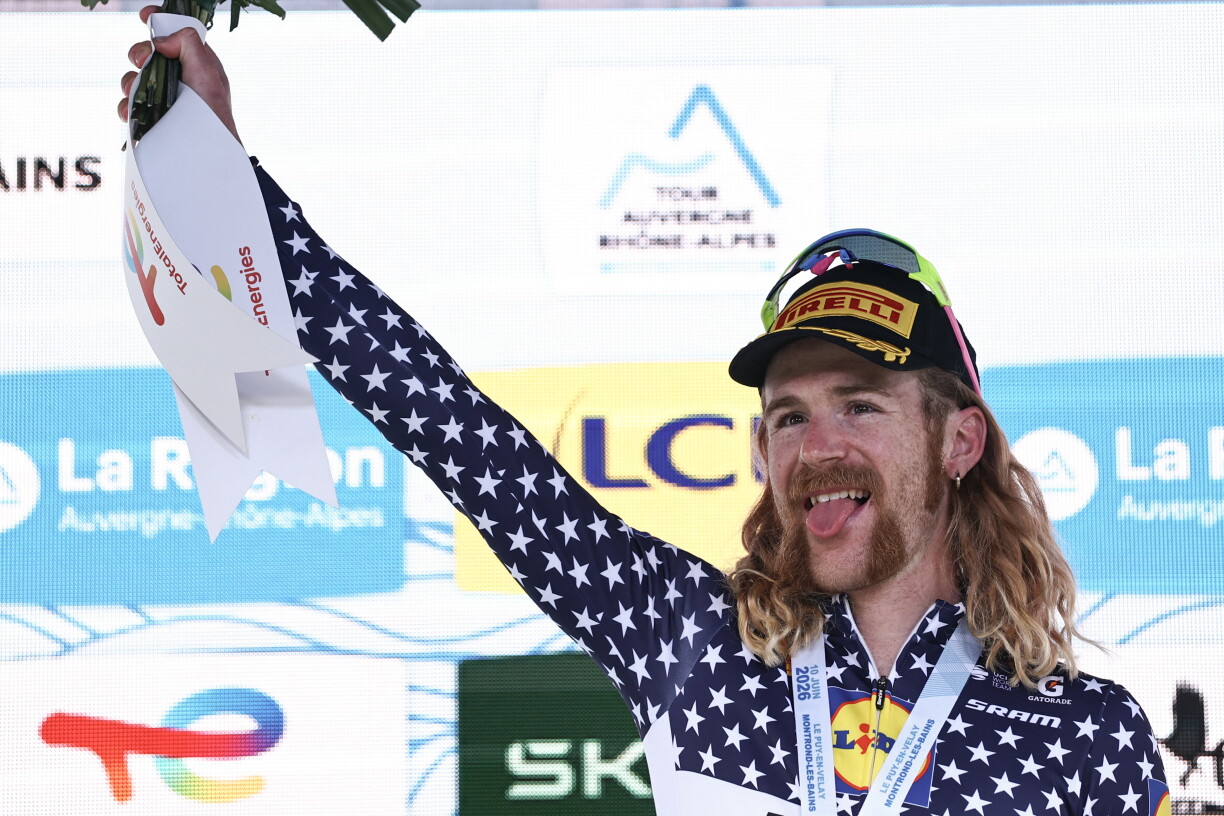 De Quinn Simmons hat bei der 4. Etapp vum Tour Auvergne-Rhône-Alpes d'Nues vir.