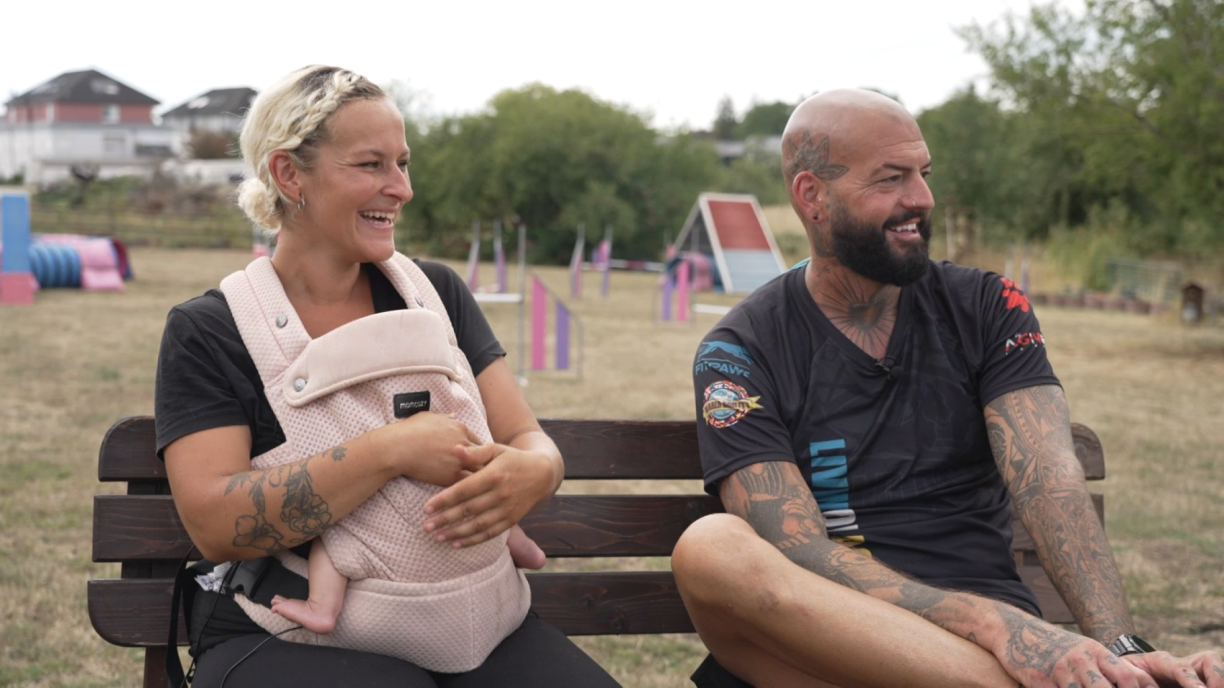 D'Tania an den Andy Eiffes sinn allen zwee passionéiert vum Agility-Sport.