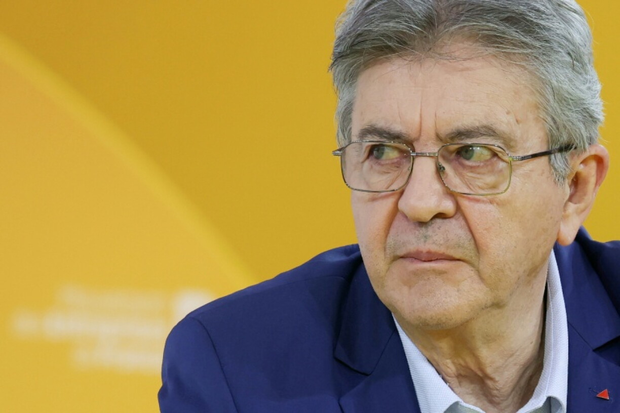 Jean-Luc Mélenchon participe au débat entre les principaux candidats à la présidentielle organisé par le Medef, le 27 août 2026 à Paris