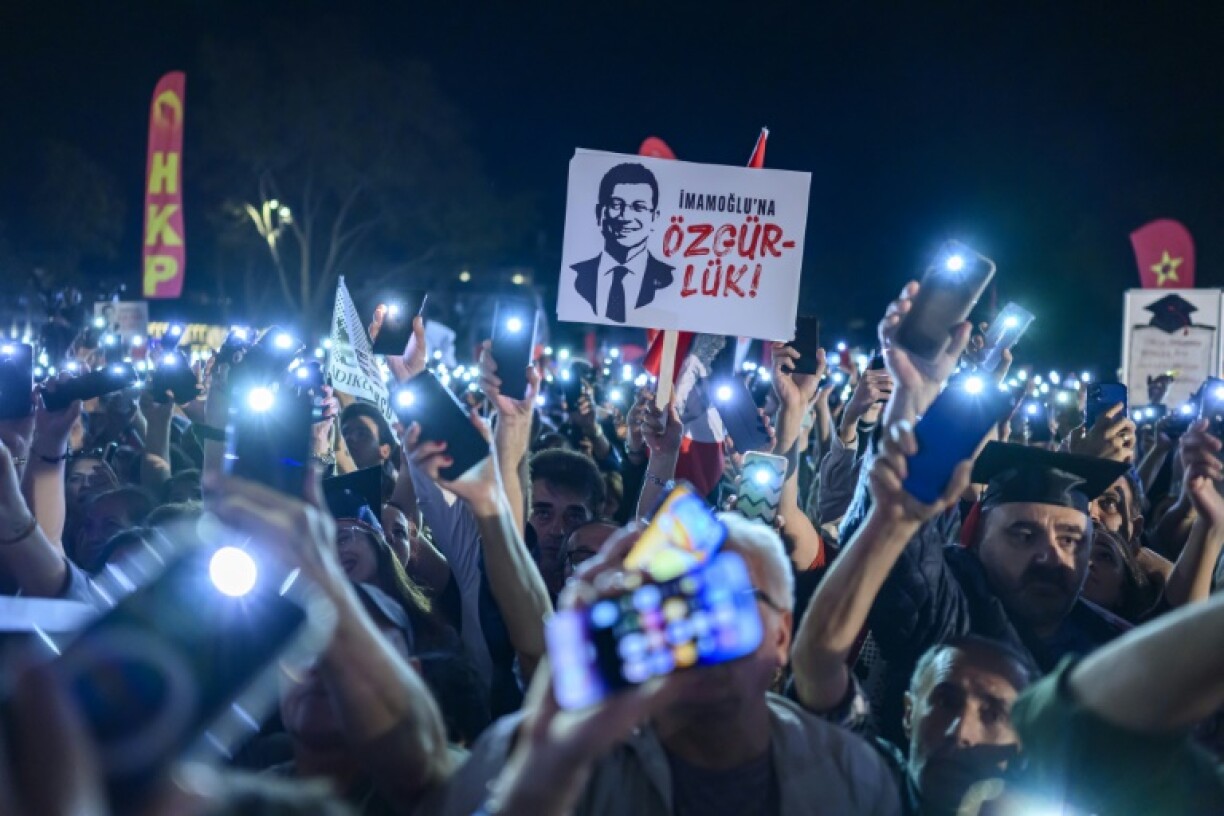 Tens of thousands of people took part in a rally in Istanbul for jailed opposition party mayor Ekrem Imamoglu