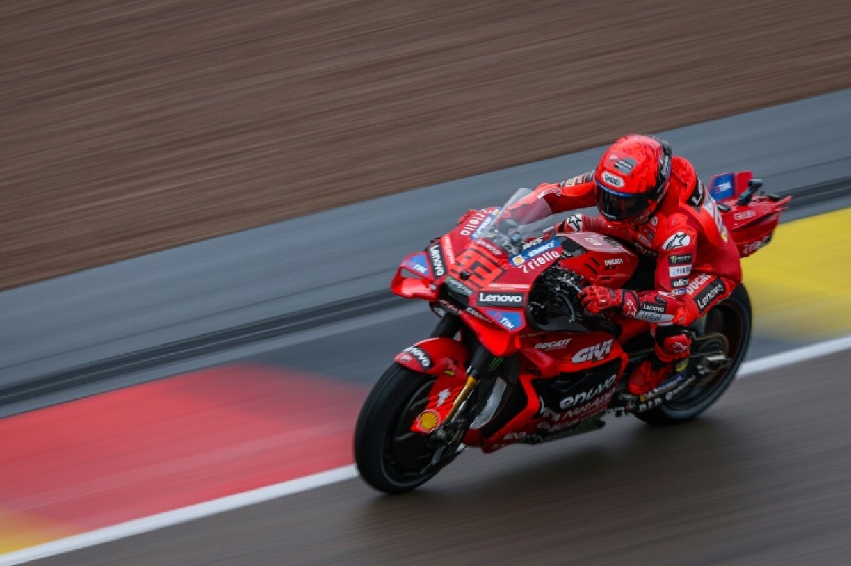 Le pilote espagnol Marc Marquez (Ducati) lors de la course sprint du Grand Prix d'Allemagne MotoGP sur le circuit du Sachsenring le 12 juillet 2025.
