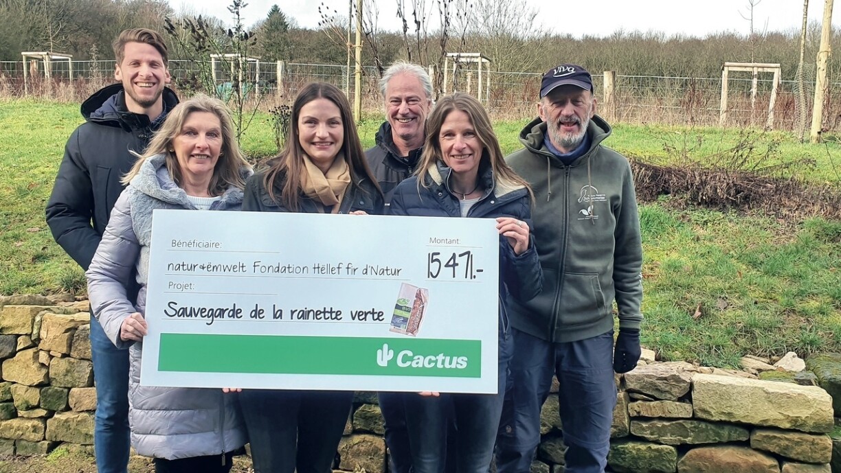 Légende (de g. à dr.) : Christopher Probst, Karin Pütz, Cathy Leesch (Cactus), Gilles Weber, Alexandra Arendt, Jim Schmitz (natur&ëmwelt Fondation Hëllef fir d’Natur).