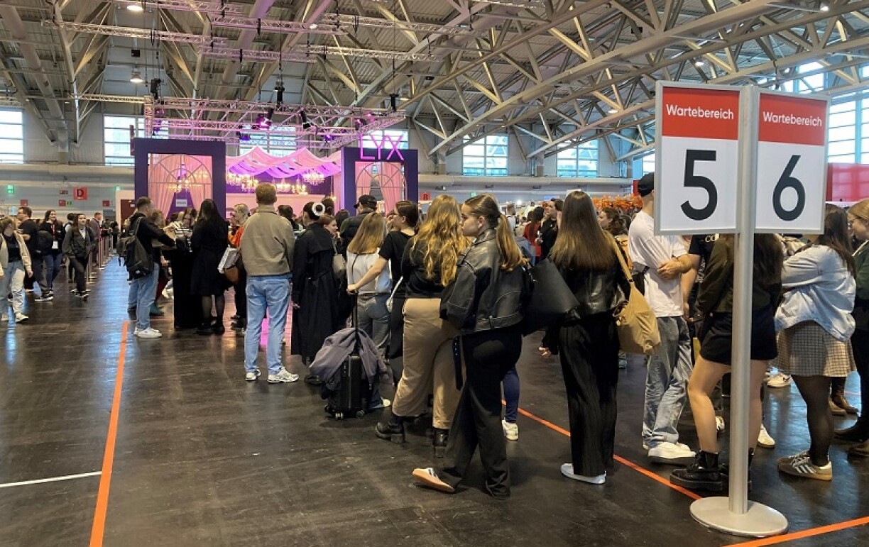 Scho Freides Moies direkt no der Ouverture war op dësem Stand an der Hal 1.2 vill Undrang. Wourop hunn d'Leit hei gewaart?