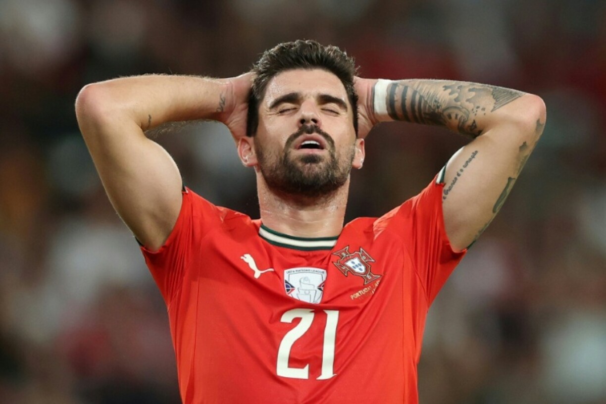 Portugal goalscorer Ruben Neves wore thenumber 21 shirt in tribute to the late Diogo Jota