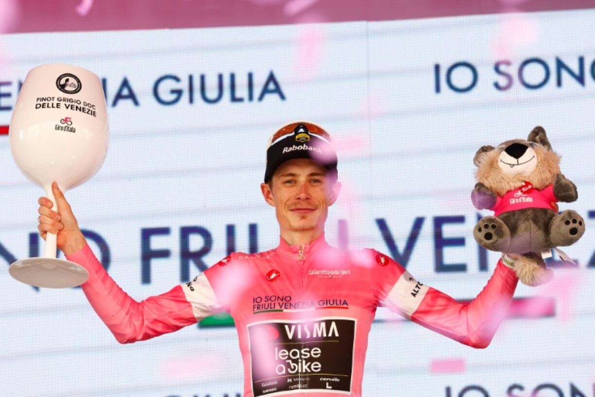 Le Danois Jonas Vingegaard toujours maillot rose de leader du Tour d'Italie à Milan, le 24 mai 2026