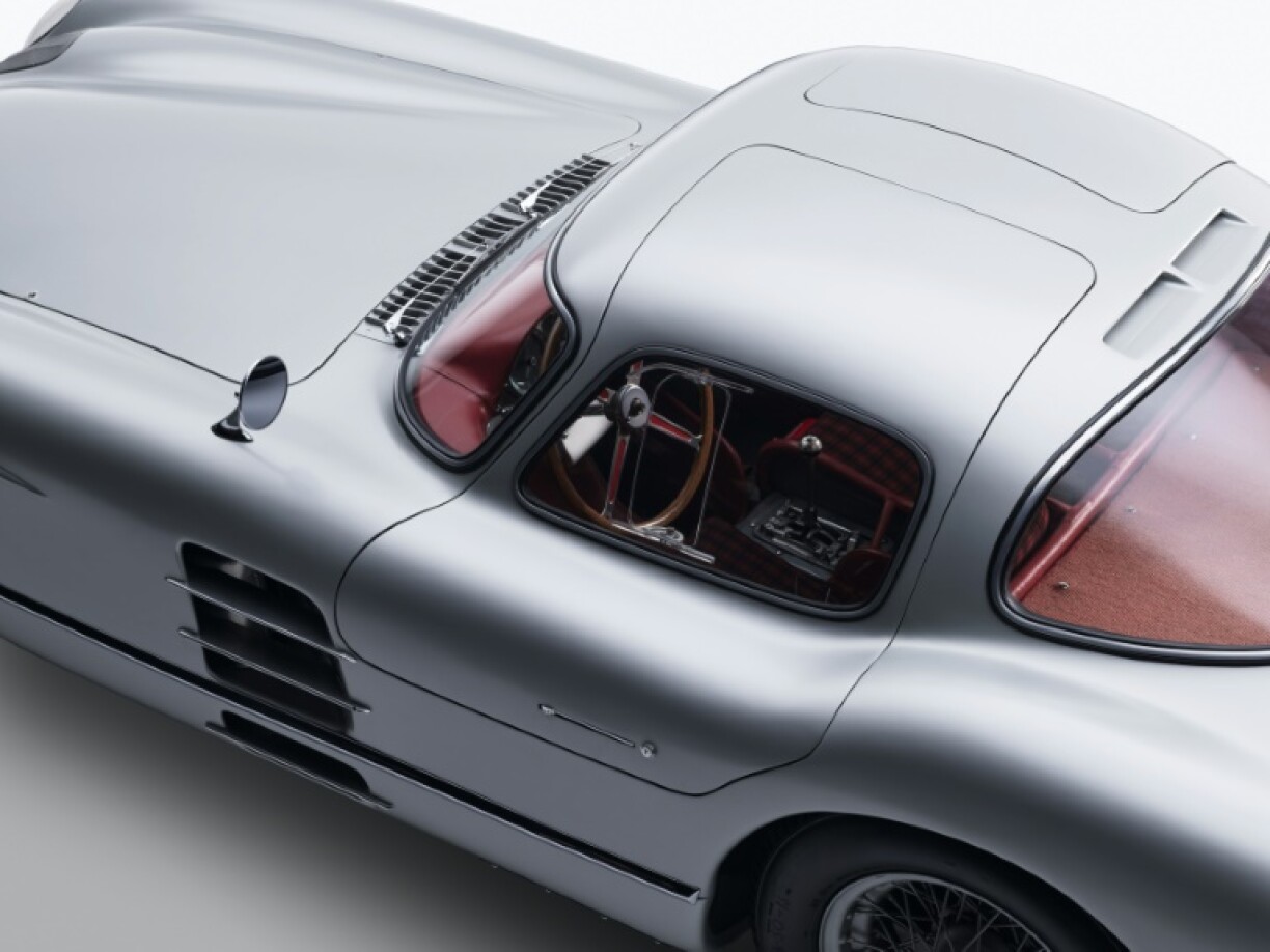 Une Mercedes Coupé 300 SLR Uhlenhaut de 1955 dont un exemplaire a été vendu aux enchères pour 135 millions d'euros début mai