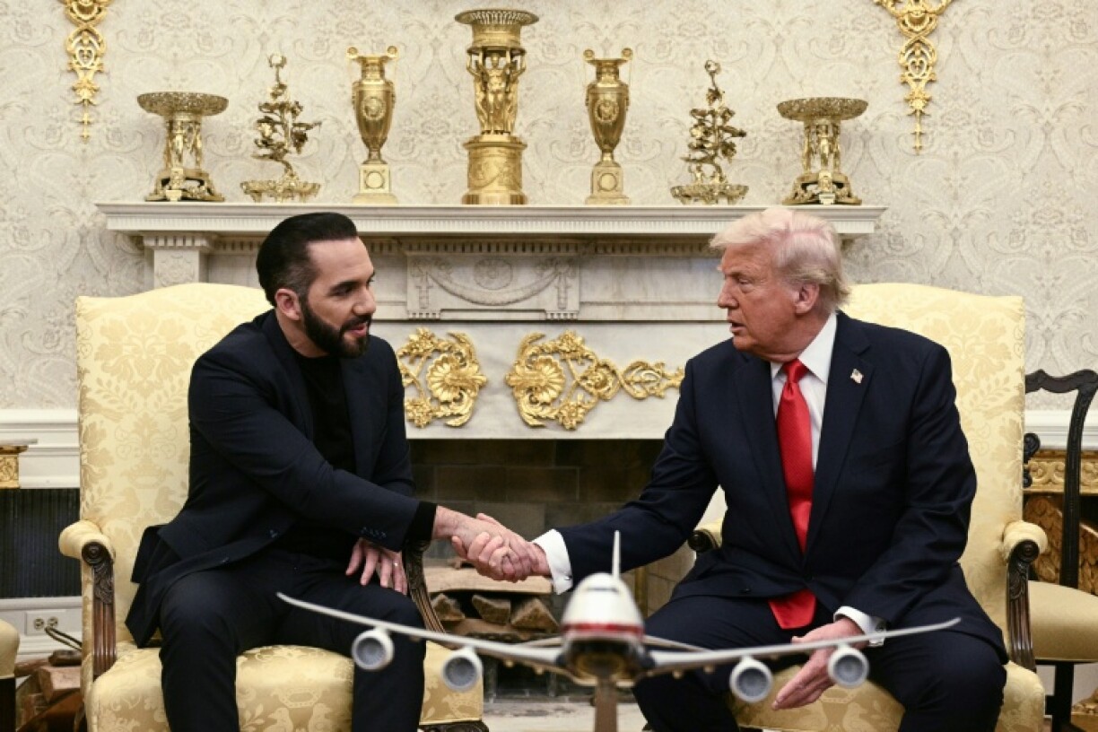 El Salvador's Bukele (L) is a key ally of US President Donald Trump, who has launched a wide-ranging crackdown on migrants in his country
