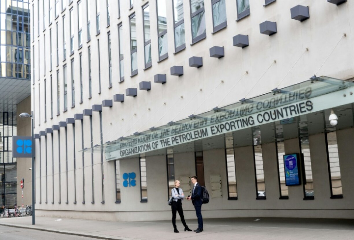 Key OPEC members are expected to agree a new oil output hike on Sunday