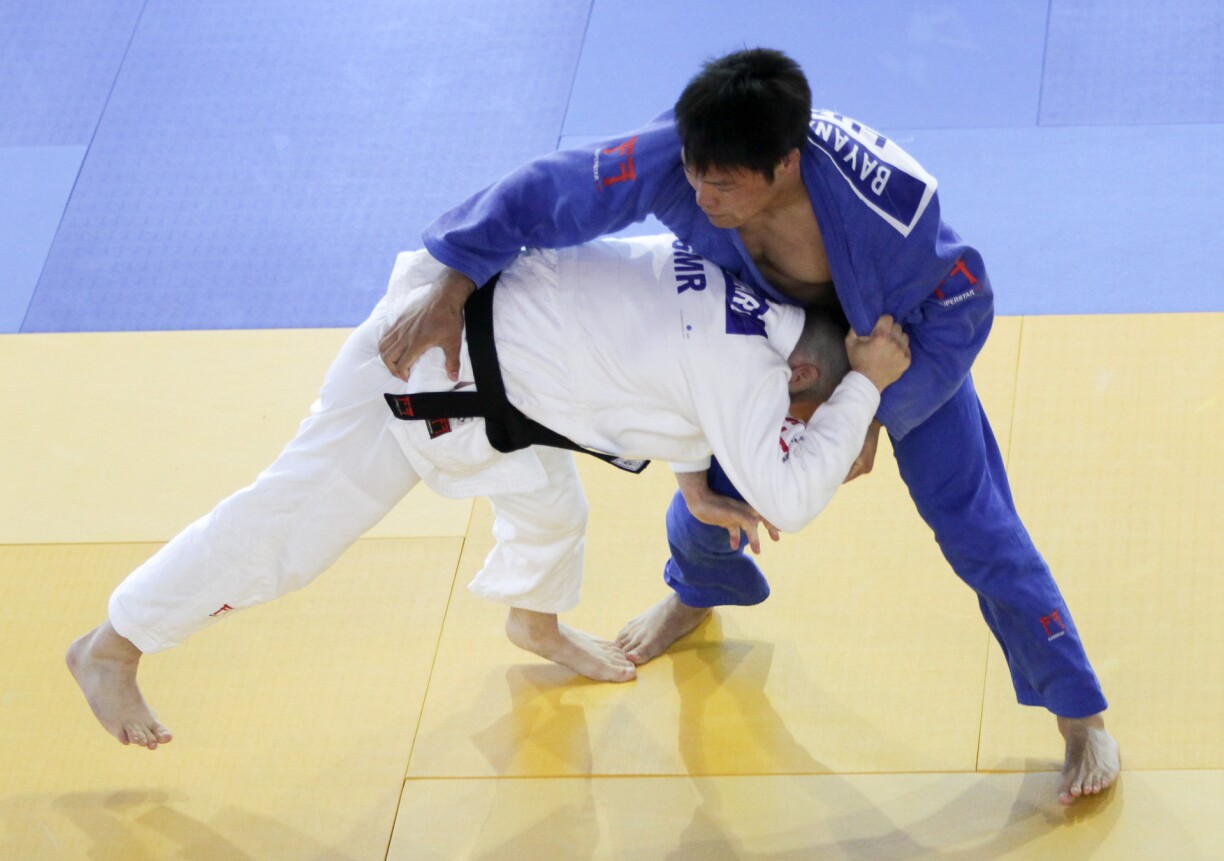 Bilgee Bayanaa (blue) at the Games of the Small States in San Marino.