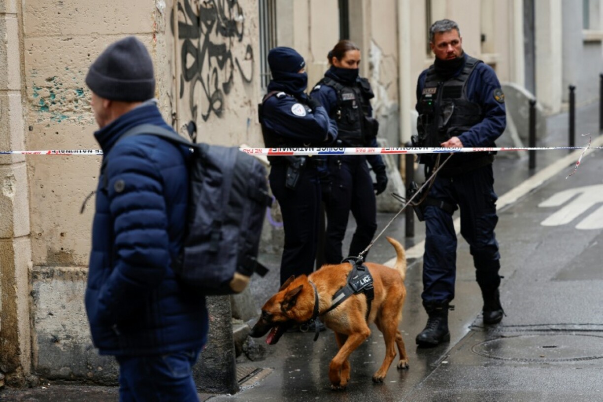 Vor dem Hintergrund politischer Spannungen nach dem gewaltsamen Tod eines ultrarechten Aktivisten in Frankreich ist die Parteizentrale der linkspopulistischen Partei LFI wegen einer Bombendrohung vorübergehend geräumt worden.