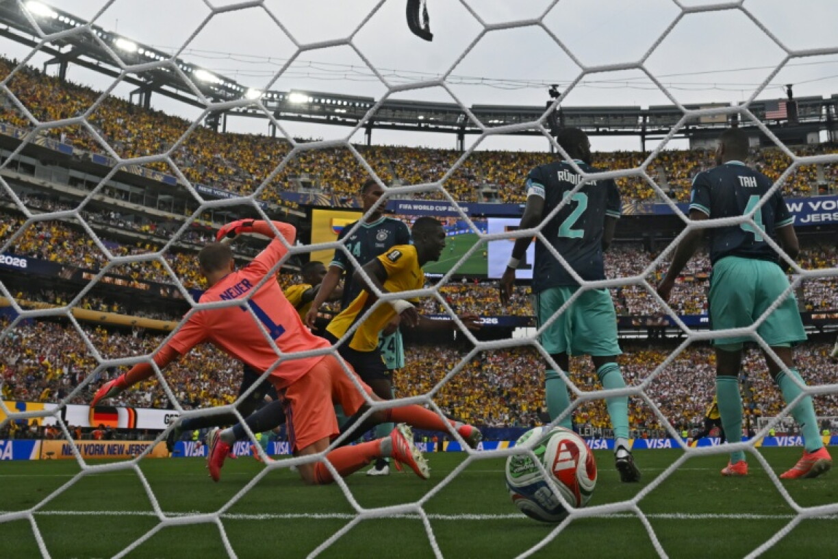 Le gardien de l'Allemagne Manuel Neuer concède son second but face à l'Equateur en phase de groupes du Mondial, le 25 juin 2026 à East Rutherford