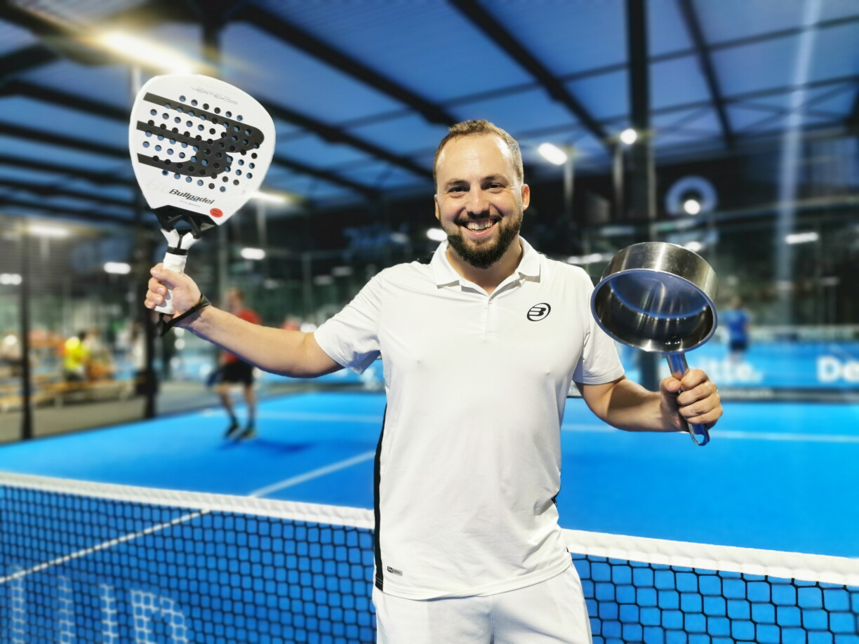 Des casseroles à la raquette de padel : Arnaud Deparis partage désormais son temps entre les cuisines et les terrains du centre Garisart à Arlon.