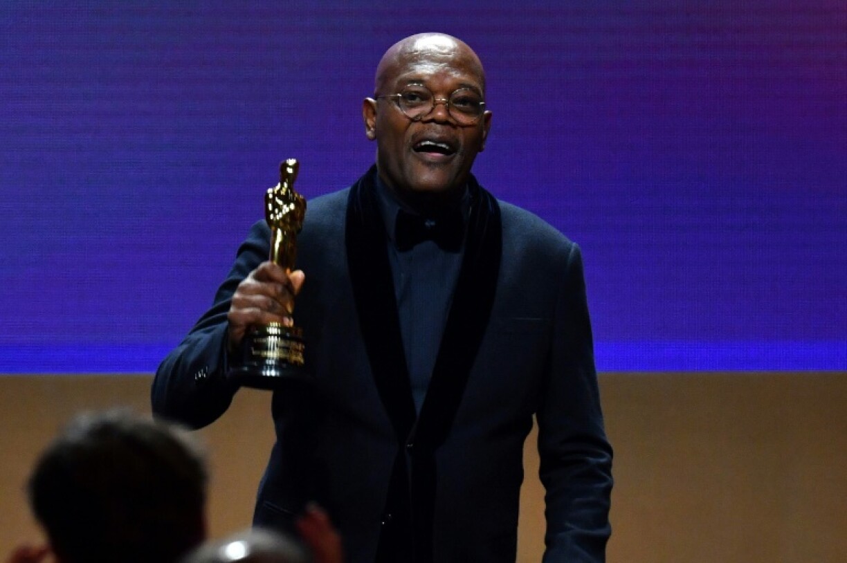 L'acteur américain Samuel L. Jackson reçoit un Oscar d'honneur pour l'ensemble de sa carrière, le 25 mars 2022 à Hollywood, en Californie