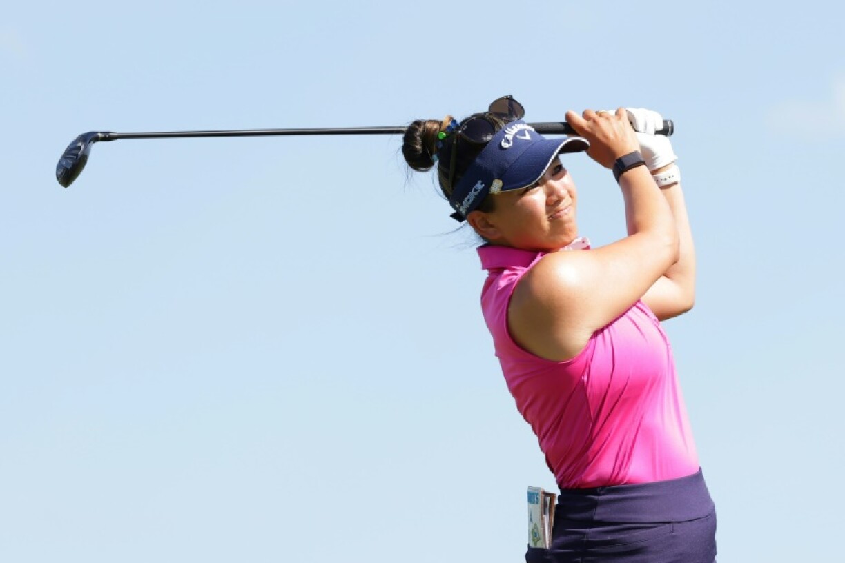 Brianna Do grabbed a share of the lead at the LPGA Tour's Mexico Riviera Maya Open on Thursday