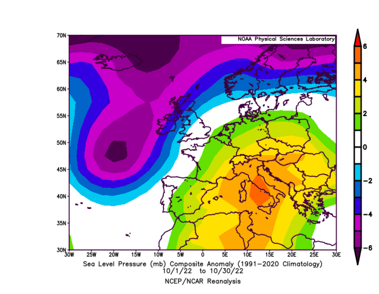 Anomalie vum Loftdrock op Miereshéicht fir den Oktober 2022 am Verglach mam Normalwäert, dee fir den Zäitraum 1991-2020 berechent gouf.