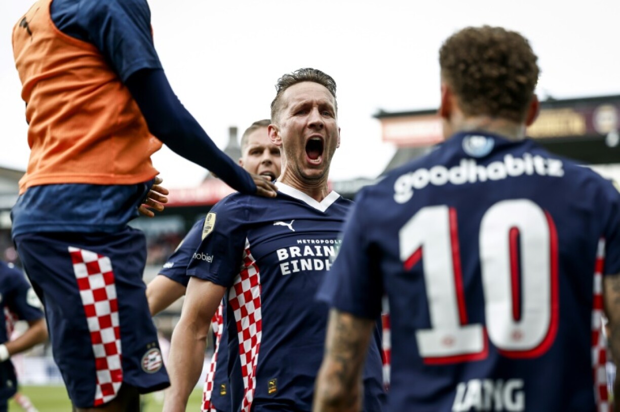 PSV Eindhoven clinched the Dutch title having benefitted from Ajax's collapse in the final five matches