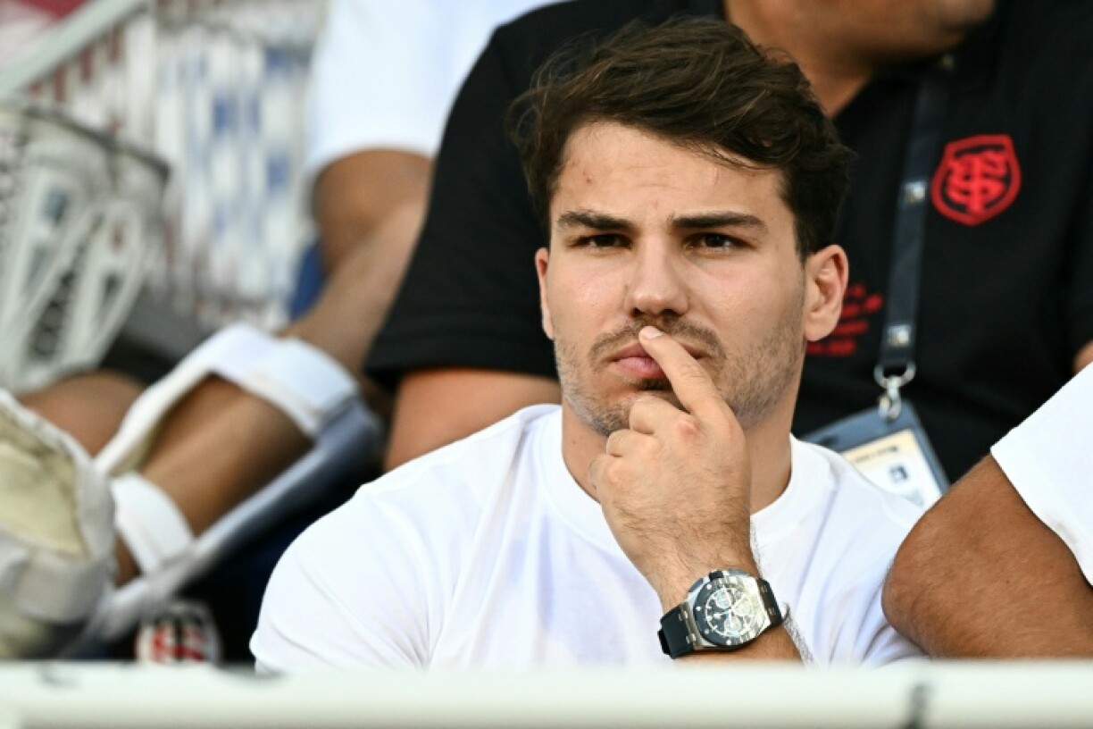 Antoine Dupont says salary cap rules prevent players from maximising their income