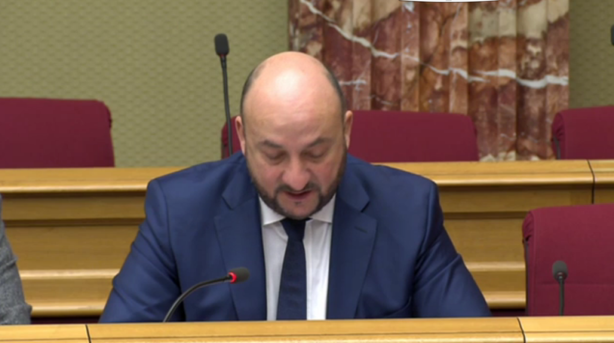 Etienne Schneider prend la parole à la Chambre des députés le 30 janvier 2018.