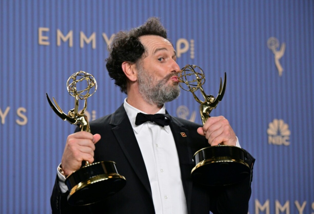Matthew Rhys reçoit ses deux Emmy Awards au Peacock Theatre de Los Angeles, le 14 septembre 2026