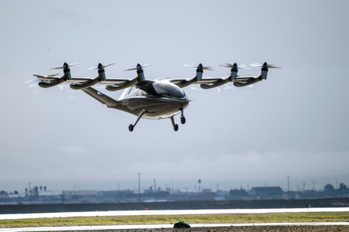 Le prototype d'eVTOL d'Archer, lors d'un vol test