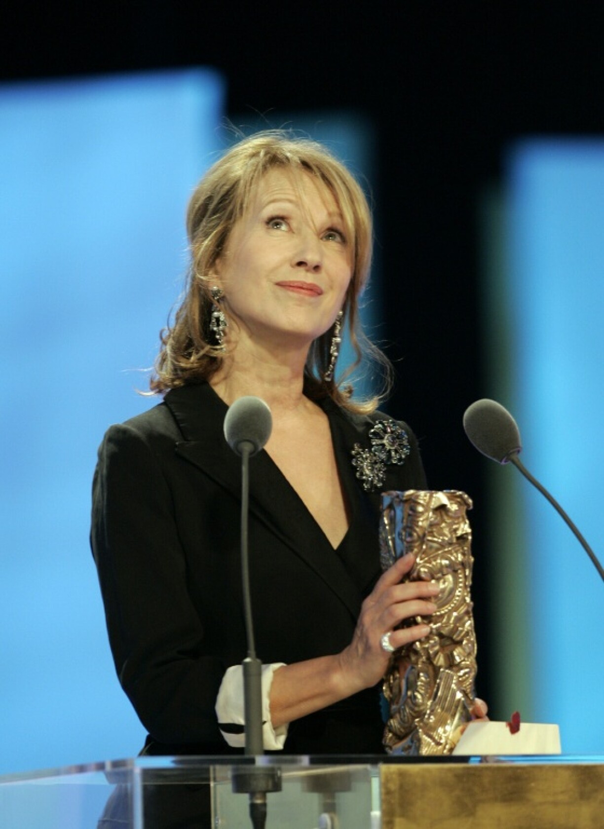 L'actrice Nathalie Baye pose après avoir remporté le César de la meilleur actrice pour