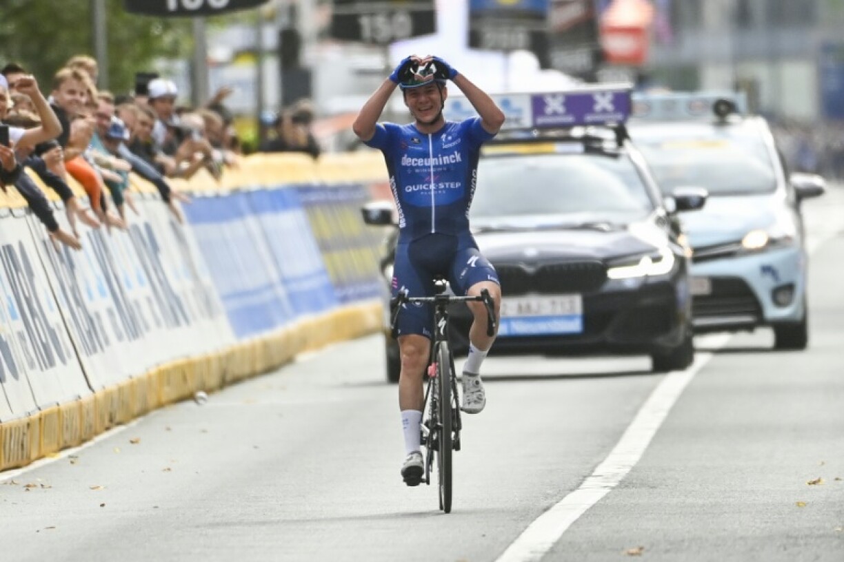 Le Belge Remco Evenepoel, vainqueur en solitaire de la Course des raisins, le 26 août 2021 à Overijse dans la banlieue de Bruxelles