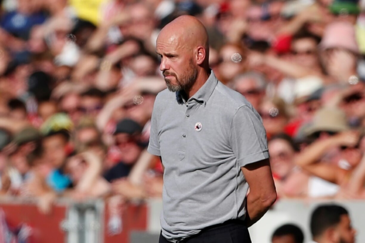 Le nouvel entraîneur de Manchester United Erik ten Hag affiche sa frustration à Brentford à Londres, le 13 août 2022